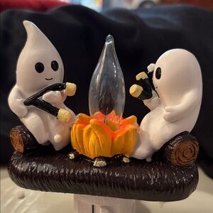 Charming Ghost Figurine Night Light - White and Orange